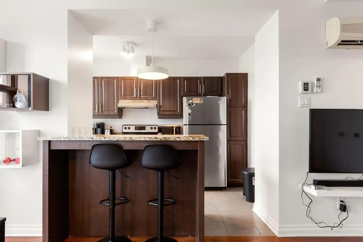 M11 The Lego Suite 2Brsofabed In Prime Location Montreal