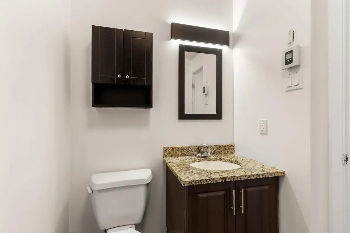 M11 The Lego Suite 2Brsofabed In Prime Location Montreal Canada